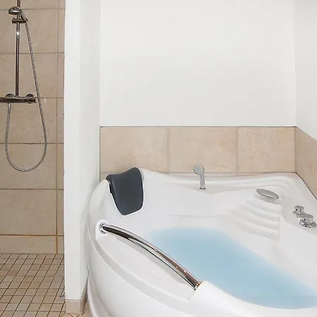 Ferienhaus Stunning In With House Sea View *